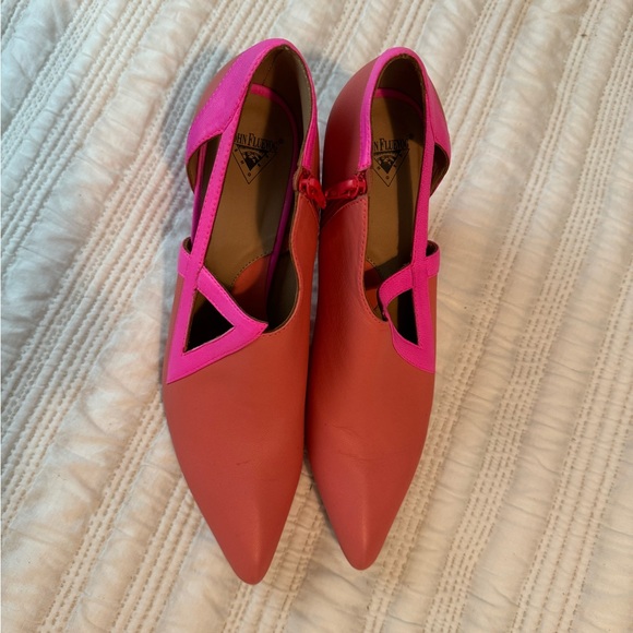 John Fluevog Women’s Sashay Size 9. In Coral and Pink with 3 1/2 “ heels. - Picture 3 of 5
